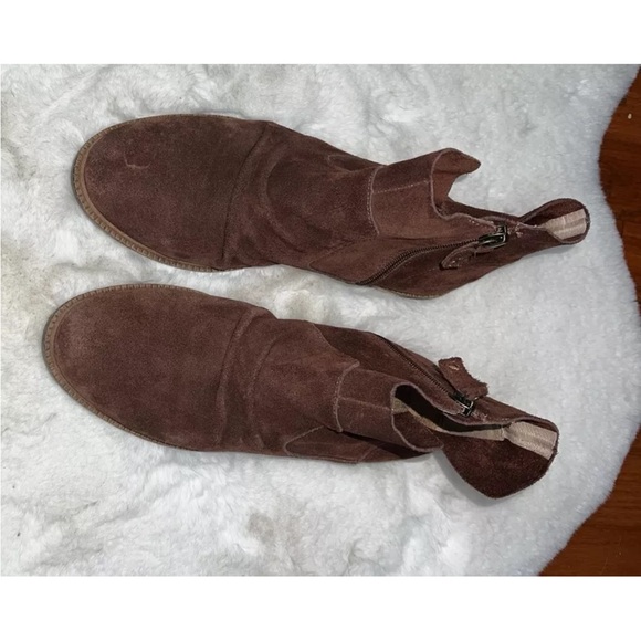 Kelsi Dagger Brooklyn Latch Ankle Bootie Coffee Brown Suede Leather 7.5 M NWOB - Picture 6 of 9